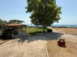 FRONT SEA House DIKELLA