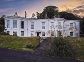 2 Bed Flat - Sleeps 4 - Pets - Parking - Wifi, hotel v destinaci Rothesay