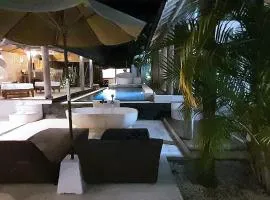 PROMO Private Vacation Rental Villa 2 Pools 4 Bedrooms 4 Bathroom Free Airport Pickup