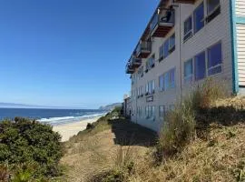 Seahorse Oceanfront Lodge