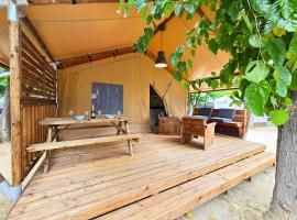Camping Costa Dorada Tienda Lua, luxury tent in Canet de Mar