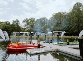 Creekside Modern Tiny Home - Firepit - Racoon Cabin, mini casa em Gatlinburg