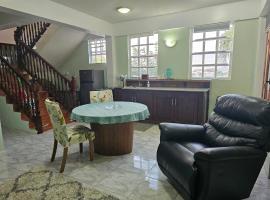 Elegant 2 Bedroom Near Roseau Morne Daniel, hotel em Canefield