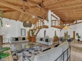 Fliphaus Wine Country Villa 20 pax 9 Bd Pool & Jacuzzi
