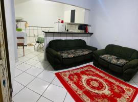 Residência perto do auditório da Puc salão de assembleia TJ,, khách sạn ở Goiânia