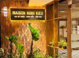 202MSNK Luxe Studio w Balcony & Kitchen, hotel di Can Tho