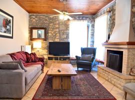 Stone house Amfikleia, &beta;ί&lambda;&alpha; &sigma;&tau;&eta;&nu; &Alpha;&mu;&phi;ί&kappa;&lambda;&epsilon;&iota;&alpha;