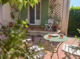 Villa Mireille avec jardin et piscine à Lambesc