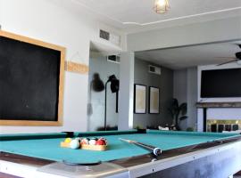 Spacious Sunset Casa Chuco Home Pool Downtown, villa in El Paso