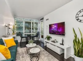 Downtown Urban Oasis I Entertainment District