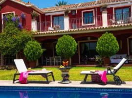 VILLA NABRISA MARBELLA, 5 BEDROOM, PRIVATE POOL, GARDEN, BBQ