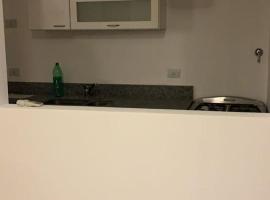 Centro Comercial Pueblo Caamaño en el corazón de Pilar、Villa Rosaのホテル