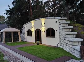 Kotkapesa, hotel a Treimani