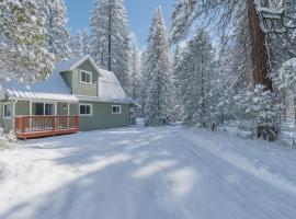 The Sparrows Nest Cozy Charm Fire Pit Fun, hotel a Shaver Lake