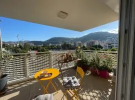 Nice chambre entre mer et collines