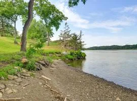 Game Room Quiet Riverfront Hudson Valley Gem