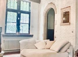 Luxury Hotel-Villa Schaffen, casa de campo em Diest