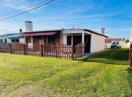 A Pasitos Del Mar, casa rústica em Barra del Chuy