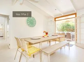 Heales Hideaway Dromana steps to the beach