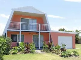 Central Bargara Beach Bungalow by UG