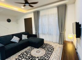 Landed KLIA Netflix, Fully AC&Heater, Kids Pool, vila v destinaci Sepang