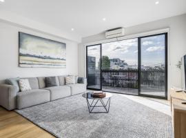 Northcote 3-Bed Townhouse Near Cafés & Shops, hotel in Melbourne