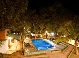 Elephant Bath Hotel, hótel í Habarana