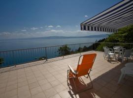 Maslov Apartments, hotel near Church of St. John at Kaneo, Ohrid