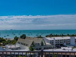 OCEAN VIEWS 10