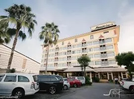 Ruean Phae Royal Park Hotel