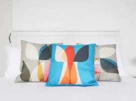 Central Bath Getaway with WiFi