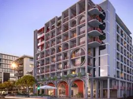 Designer apartment in Sea Point with rooftop pool