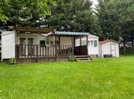 Mobil-home 3 chambres, campsite in Souvigné