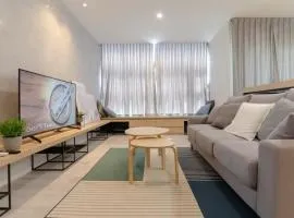 Chic & Cozy 2BR Suasana Suite 6 FREE Parking