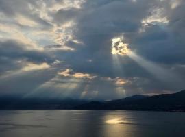 Mid of Nature ' Bella Vista Lago Maggiore charmant mit traumhaften Seeblick, Terrasse und großen Garten