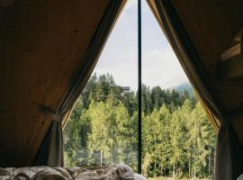 Collis Hill Chalets & Hotel