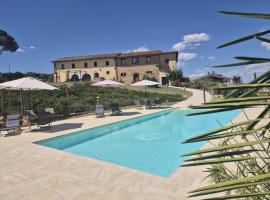 Casale Delle Stelle, hotel con alberca en Castello delle Forme