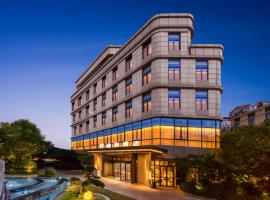 上海虹桥荷逸唐酒店北新泾地铁站Shanghai Hongqiao Heyitang Hotel Beixinjing Subway Station Branch, hotel berdekatan Lapangan Terbang Antarabangsa Hongqiao - SHA, Shanghai