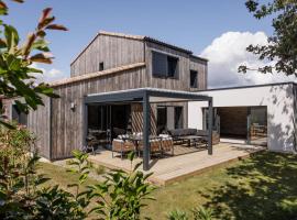 Villa Frégate elegant and friendly indoor heated pool golf and beach, hotel a Saint-Hilaire-de-Talmont