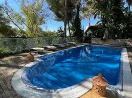 Villa Compartida con Vistas al Mar y la Montaña