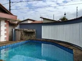 Casa grande com piscina