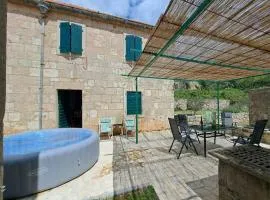 HOLIDAY HOME VINTAGE, Makarska - Lovreć