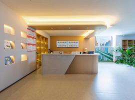 hoco好客舒旅酒店---北京站国贸店, hotel din Beijing