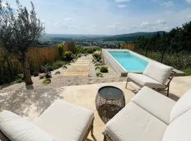 Apartment with the view and private garden