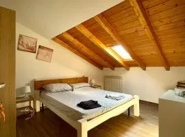 Flyhouse PARCHEGGIO AUTO BICI GRATUITO
