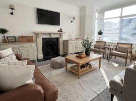 Fern Lodge By Birch Stays, hotel s vířivkou v destinaci Rhosneigr