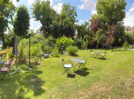 Villa du Beau Port, h&ocirc;tel avec parking &agrave; Cenon-sur-Vienne