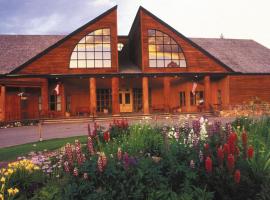 Grouse Mountain Lodge, отель с бассейном в городе Уайтфиш