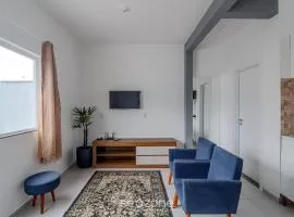 Casa 1Q c/ churrasq. garagem em Penha JCS0004