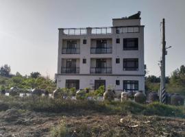 Shanhai B&B, hotel di Jinning